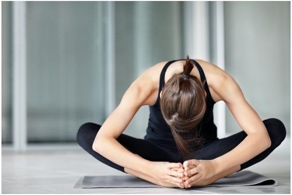 抗衰老瑜伽風(fēng)靡 3個(gè)經(jīng)典瑜伽姿勢讓你更年輕